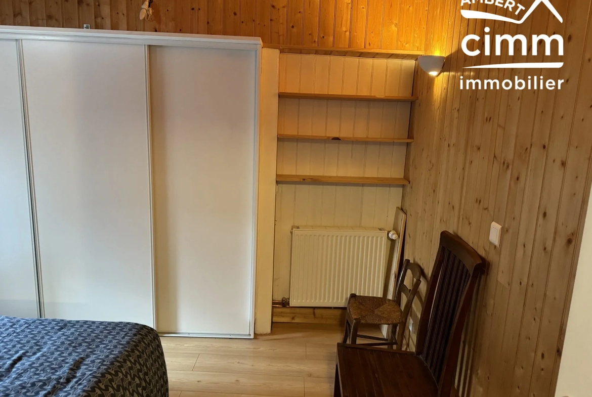 Maison de village rénovée avec jardin à Champétieres – 124 m² 