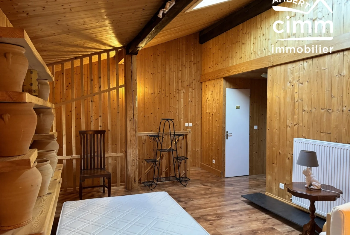 Maison de village rénovée avec jardin à Champétieres – 124 m² 