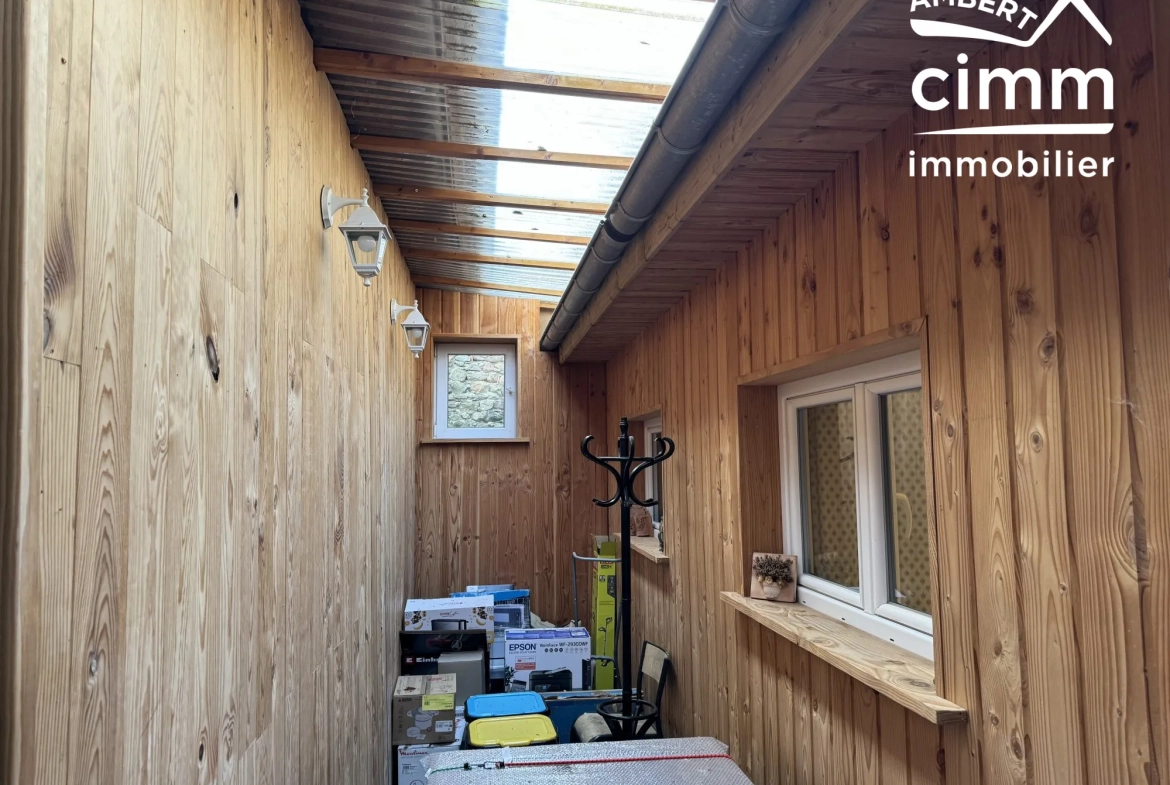 Maison de village rénovée avec jardin à Champétieres – 124 m² 