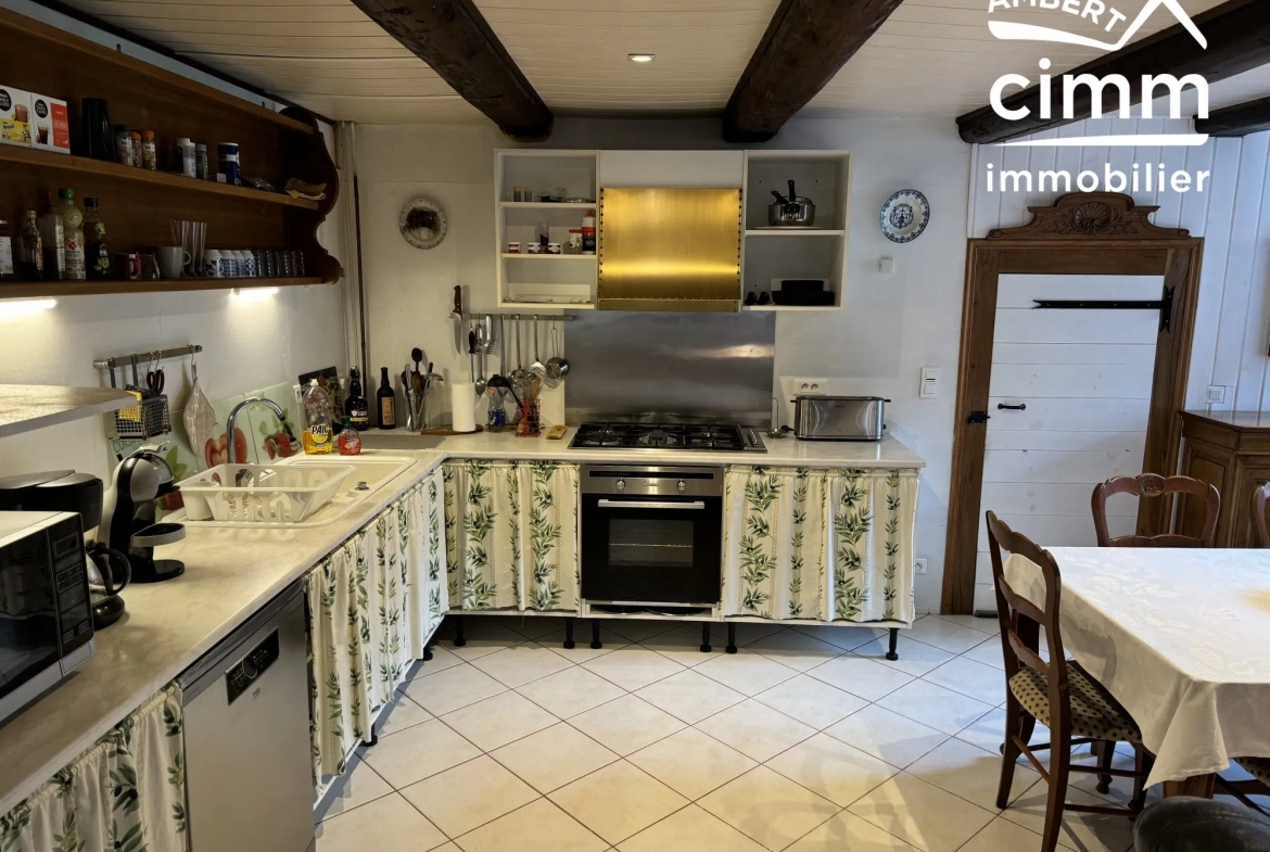 Maison de village rénovée avec jardin à Champétieres – 124 m² 