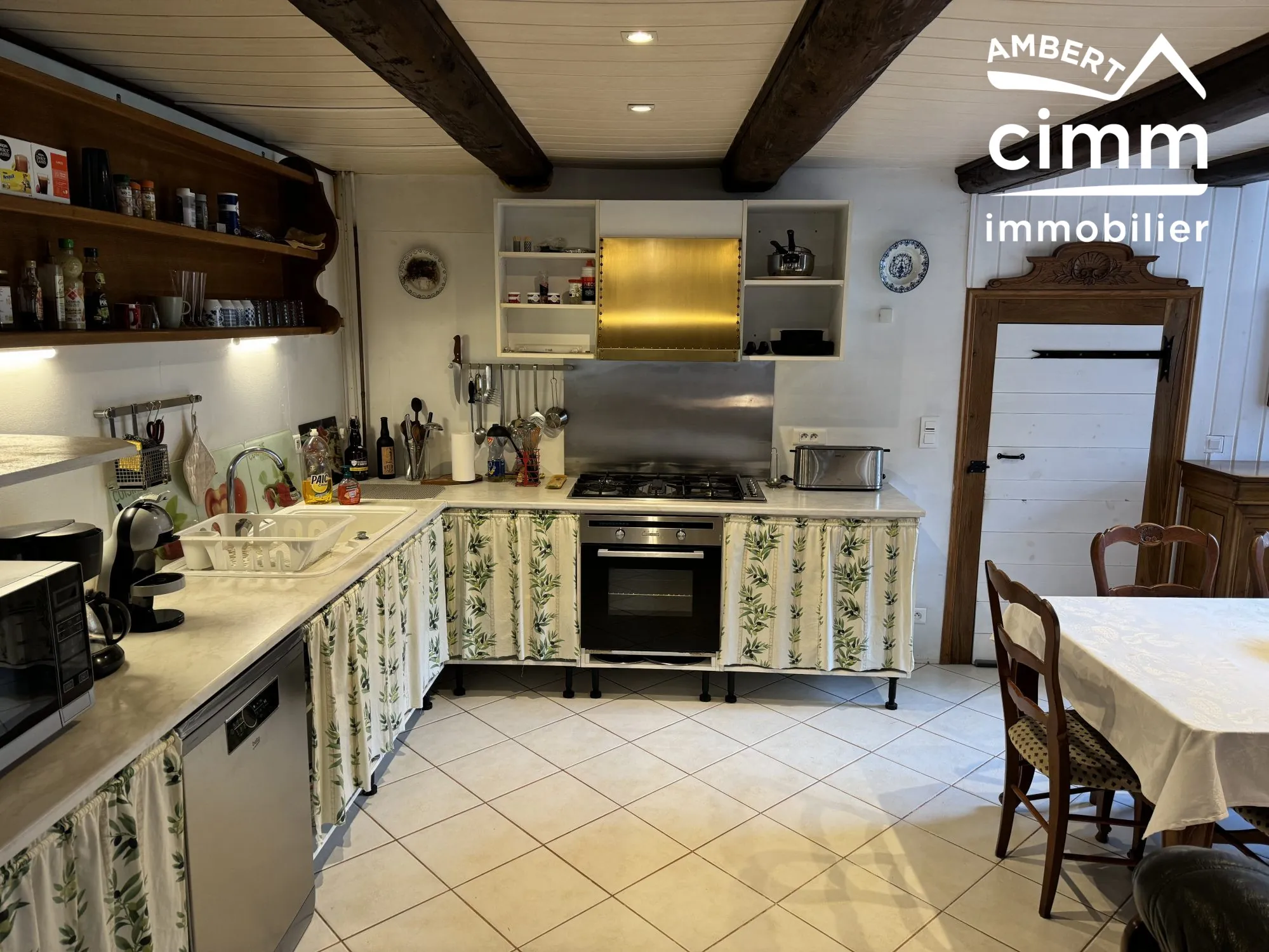 Maison de village rénovée avec jardin à Champétieres – 124 m² 
