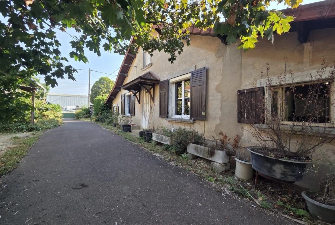 Belle maison avec jardin et potentiel à Beaune en Bourgogne 