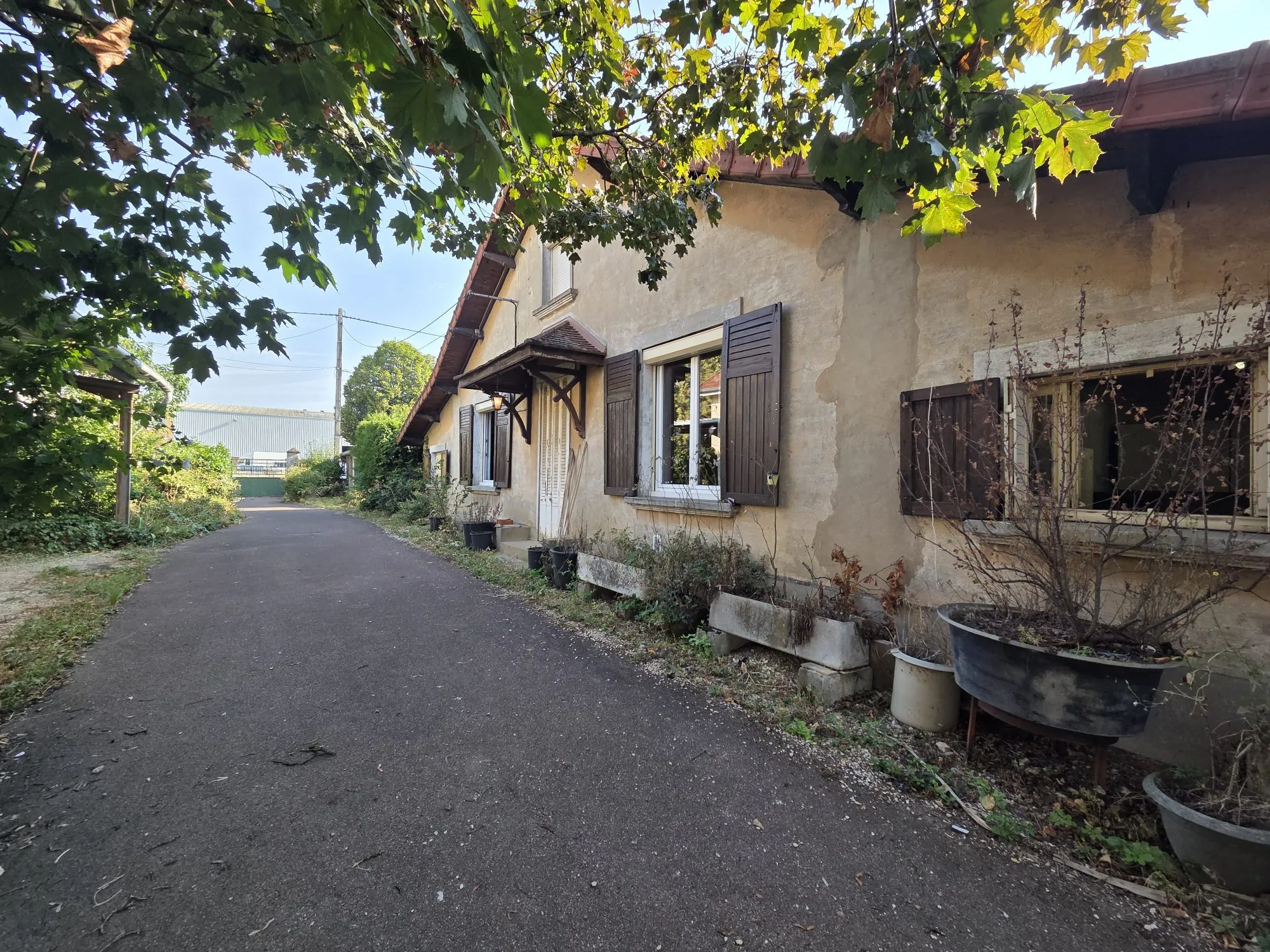 Belle maison avec jardin et potentiel à Beaune en Bourgogne 