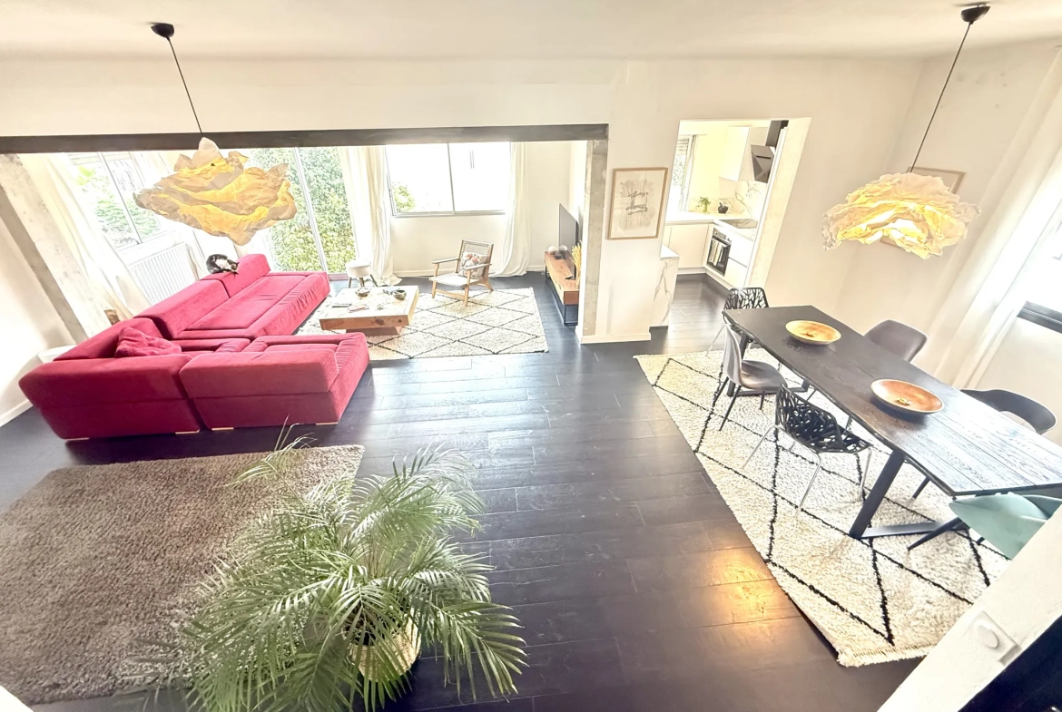 Villa 3 faces de 140 m² avec double logement, garage et jardin en vente à Le Soler 