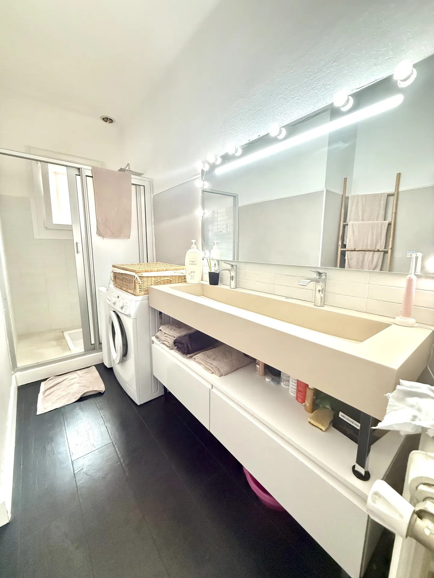 Villa 3 faces de 140 m² avec double logement, garage et jardin en vente à Le Soler 