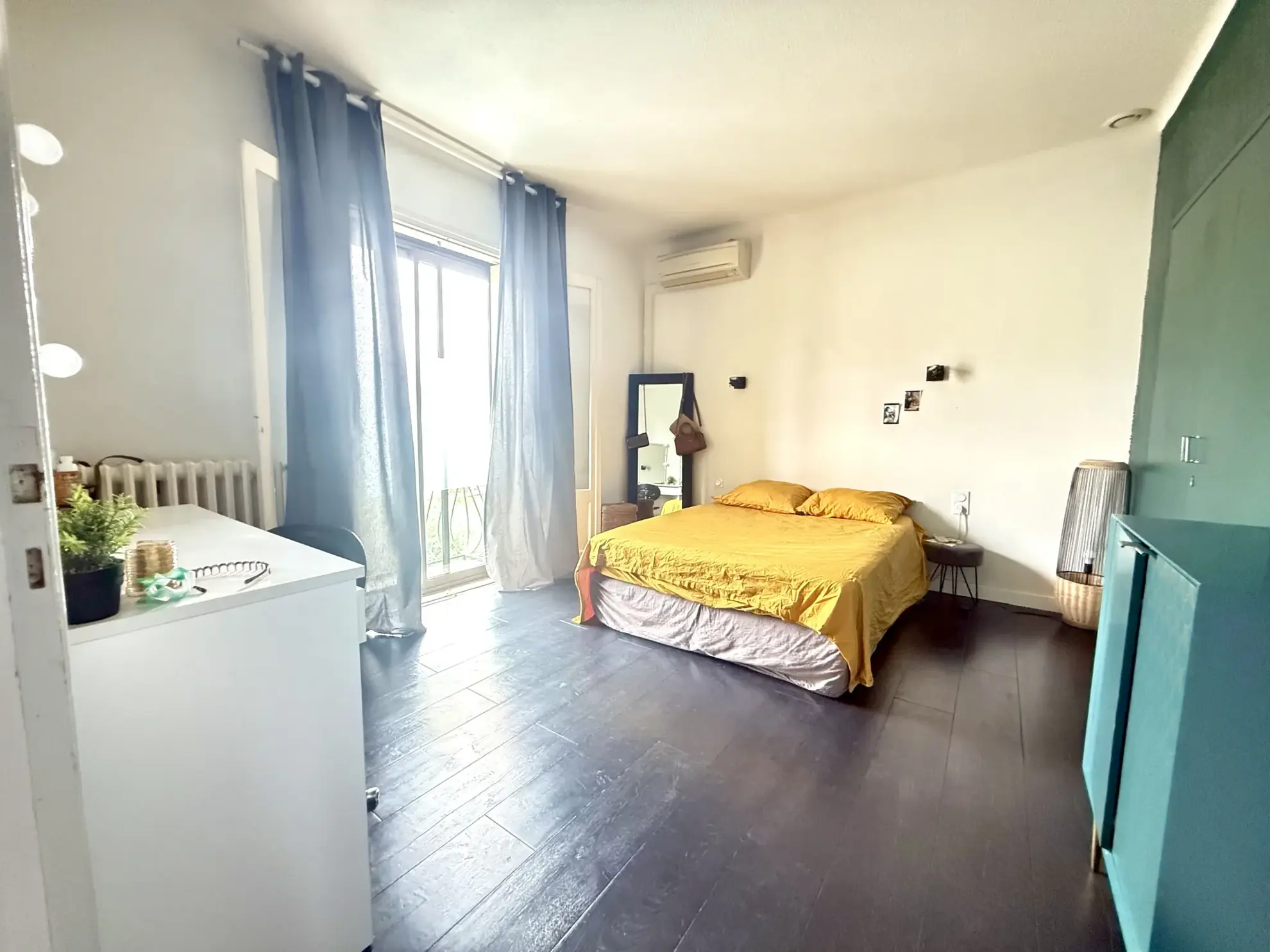 Villa 3 faces de 140 m² avec double logement, garage et jardin en vente à Le Soler 