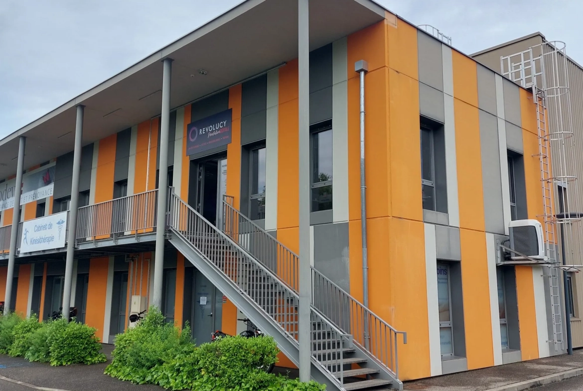 Zoom Batiment Bureaux à vendre à Francheville - 74 m² dans parc sécurisé avec stationnement 