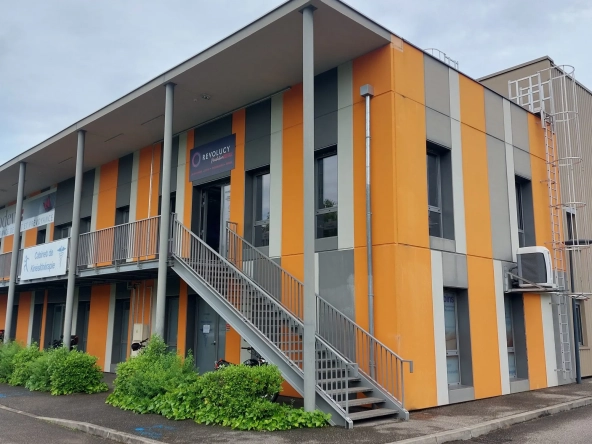 Zoom Batiment Bureaux à vendre à Francheville - 74 m² dans parc sécurisé avec stationnement