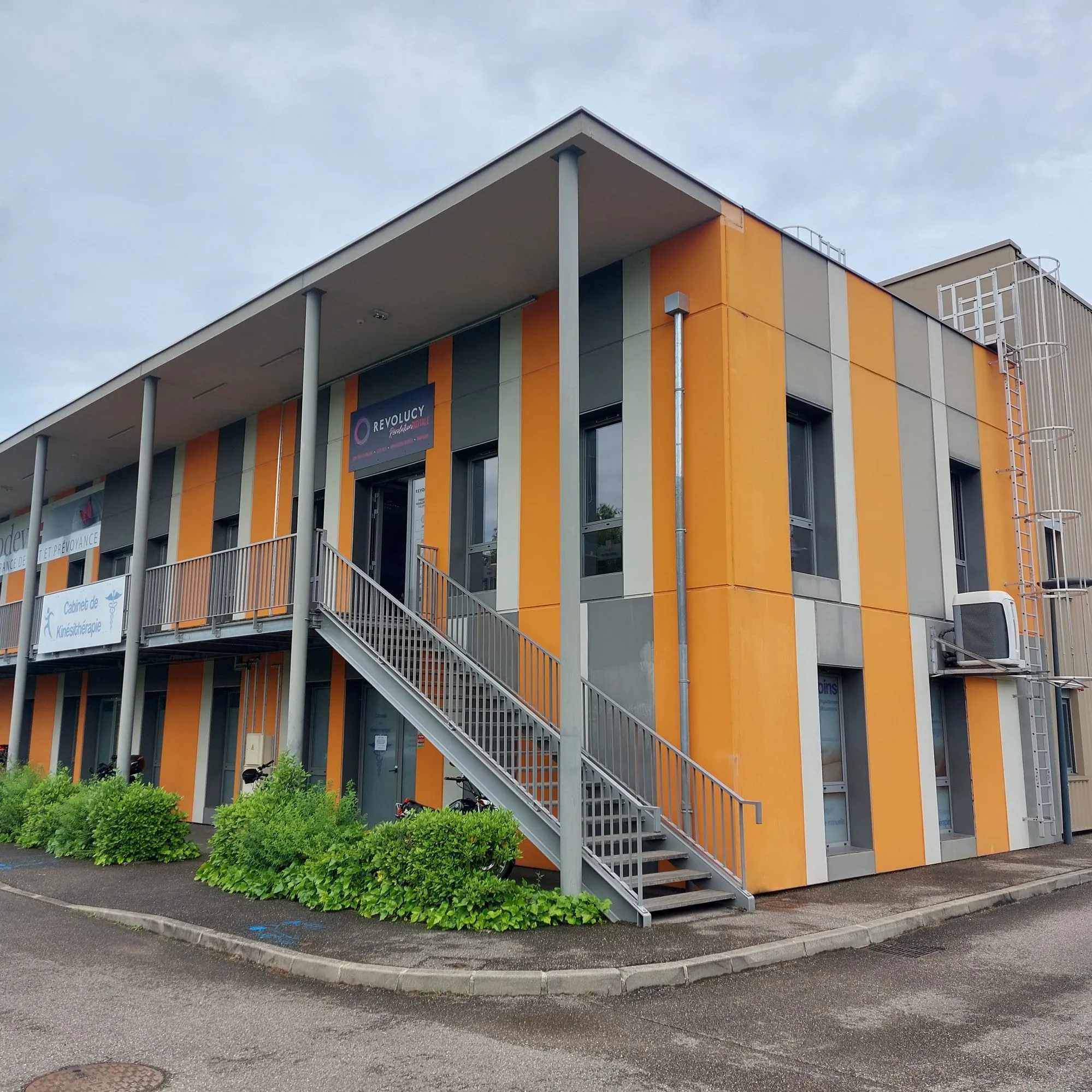 Zoom Batiment Bureaux à vendre à Francheville - 74 m² dans parc sécurisé avec stationnement 