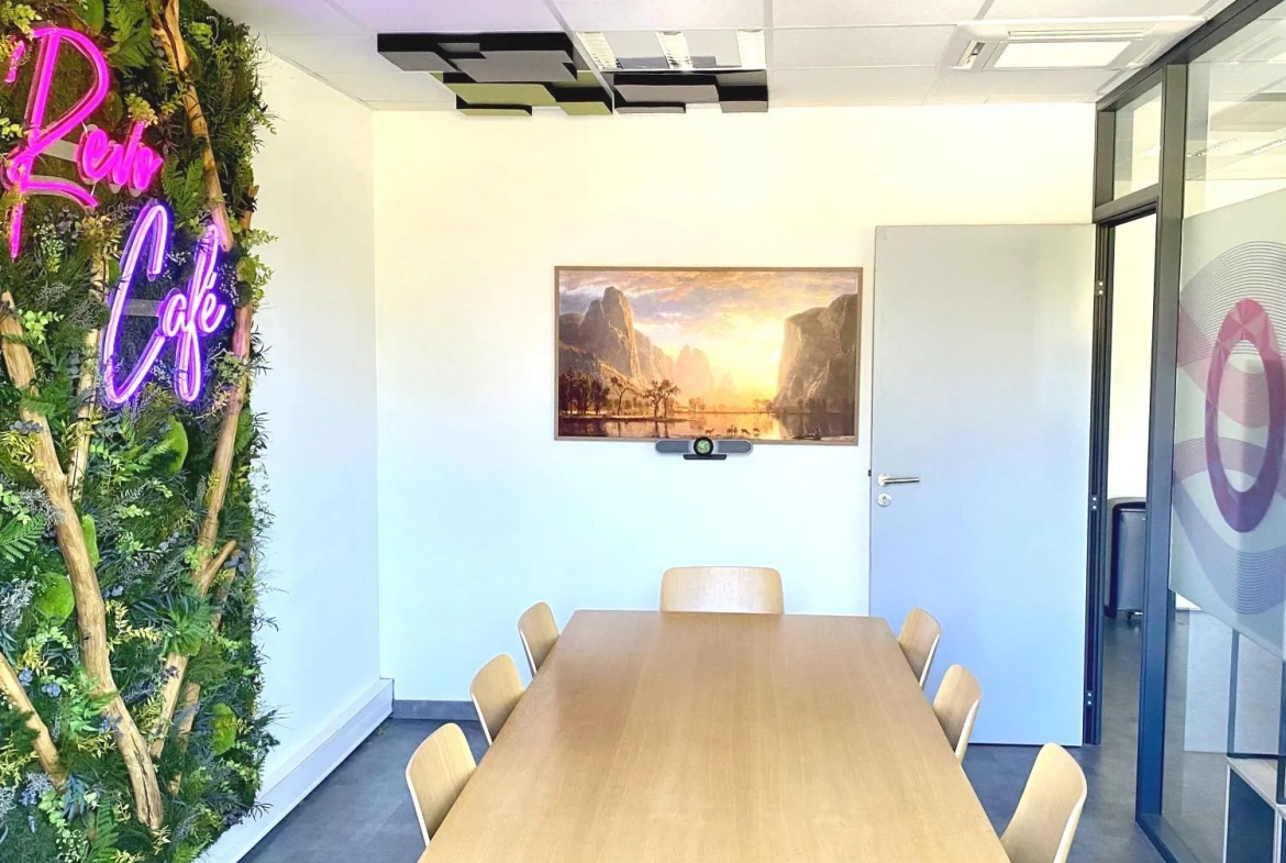Salle de réunion Bureaux à vendre à Francheville - 74 m² dans parc sécurisé avec stationnement 