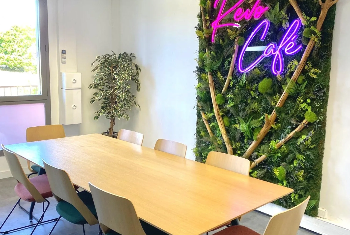Salle de réunion Bureaux à vendre à Francheville - 74 m² dans parc sécurisé avec stationnement 