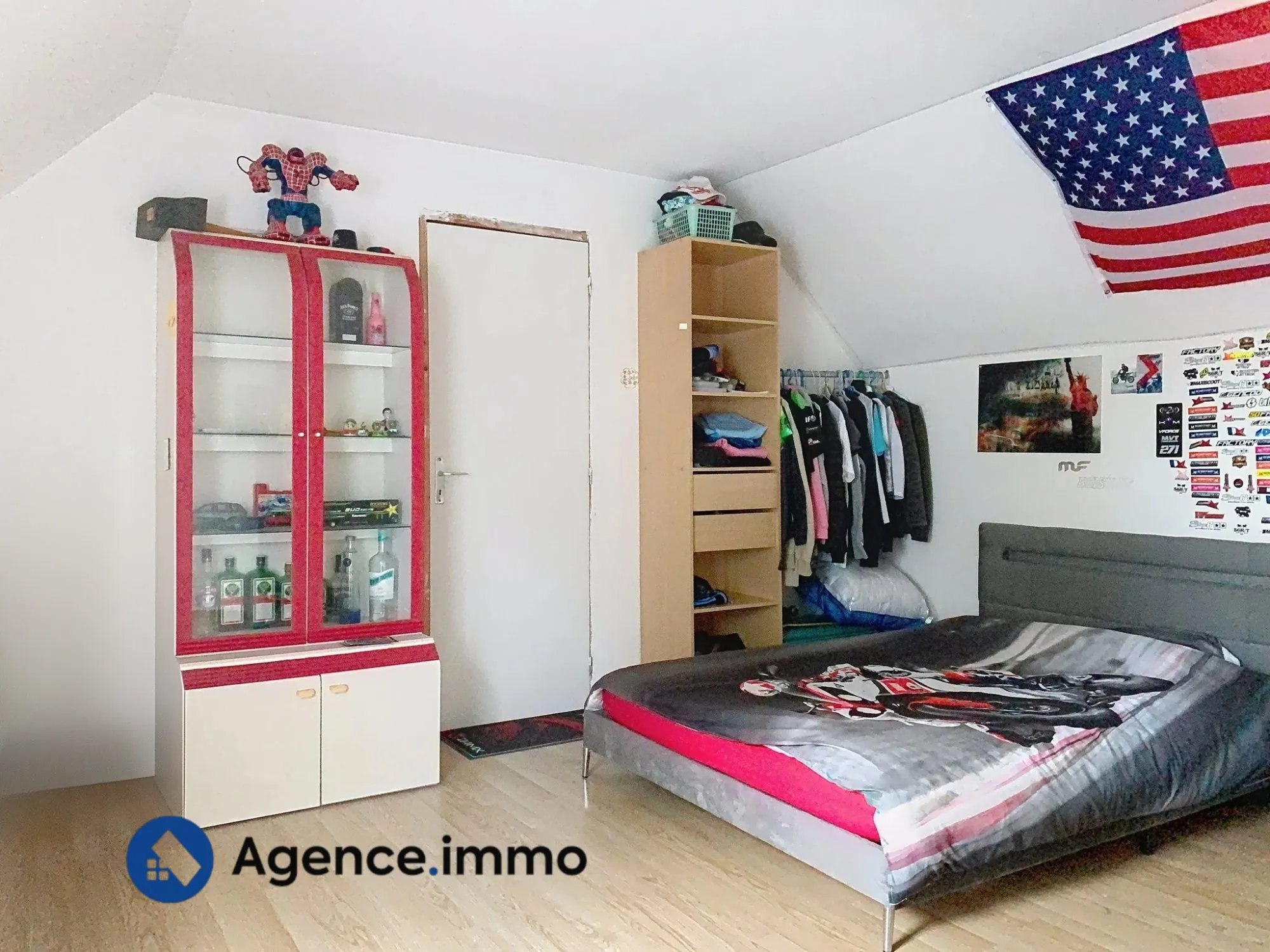 Maison individuelle avec terrain et panneaux solaires à Saint Laurent de Lin 