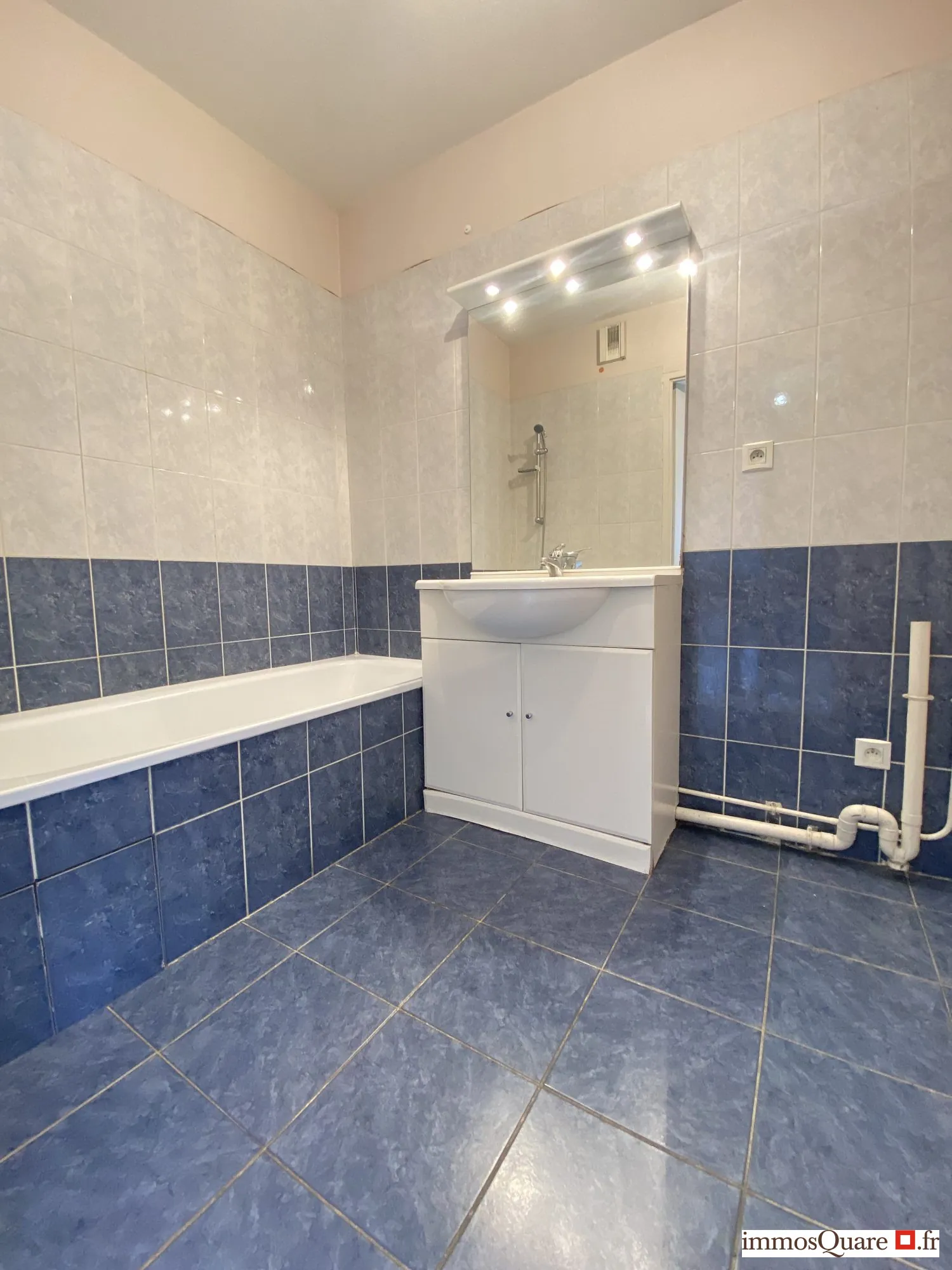 Appartement à vendre à Lyon 8e - T3 avec balcon et garage 