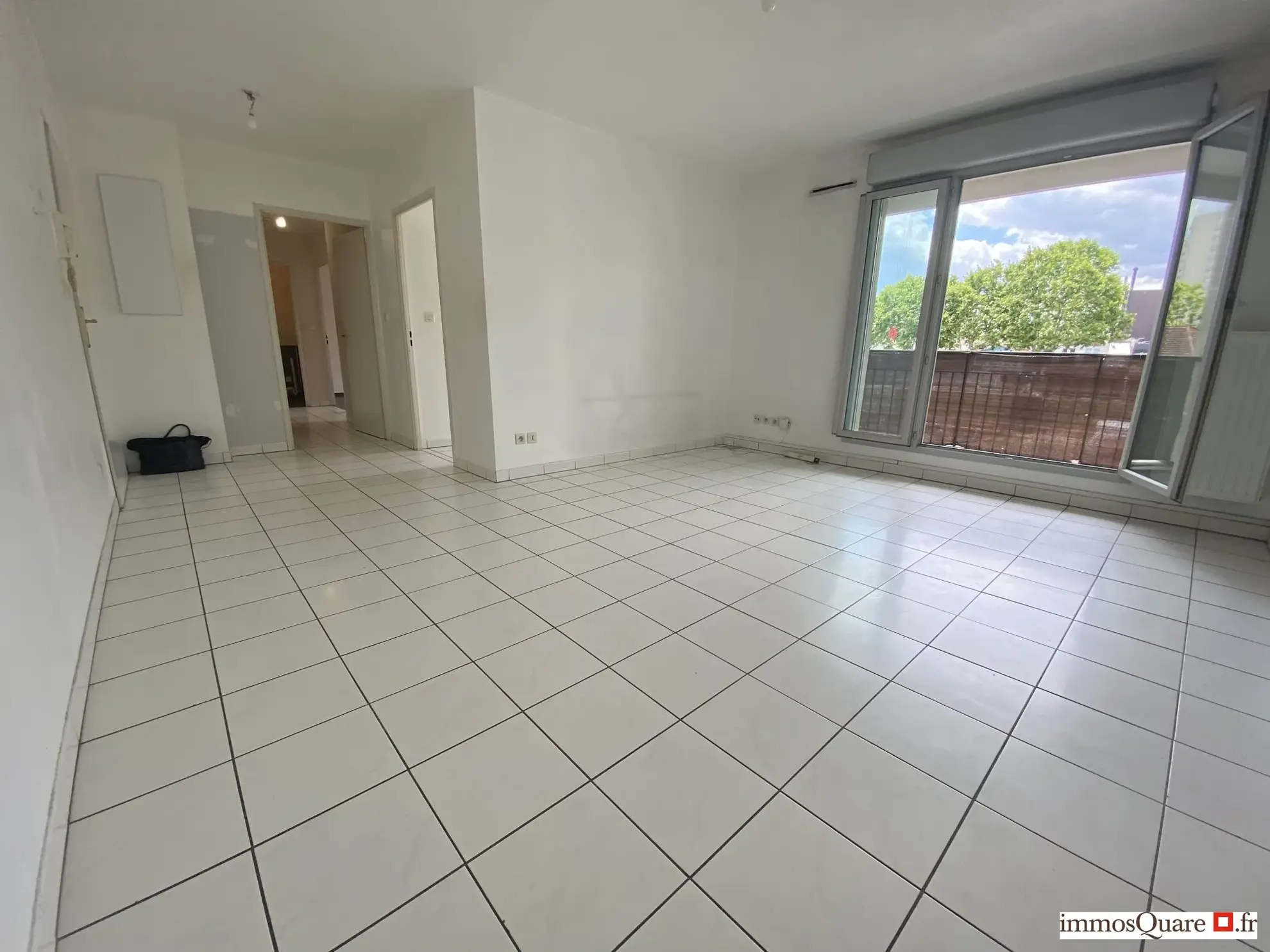 Appartement à vendre à Lyon 8e - T3 avec balcon et garage 