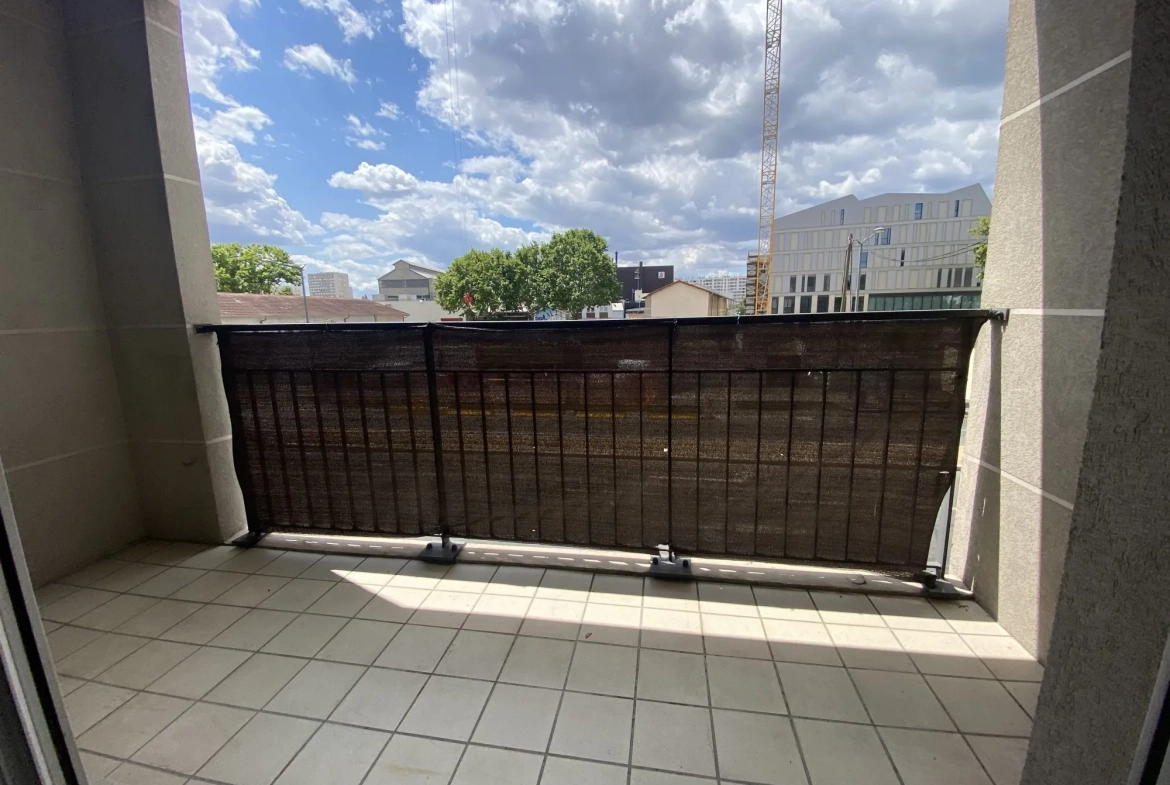 Appartement à vendre à Lyon 8e - T3 avec balcon et garage 