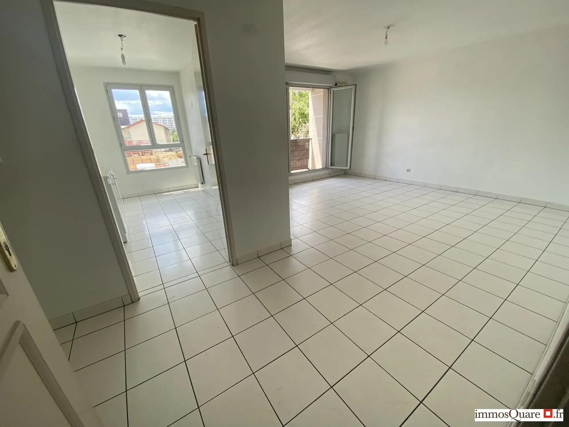 Appartement à vendre à Lyon 8e - T3 avec balcon et garage 