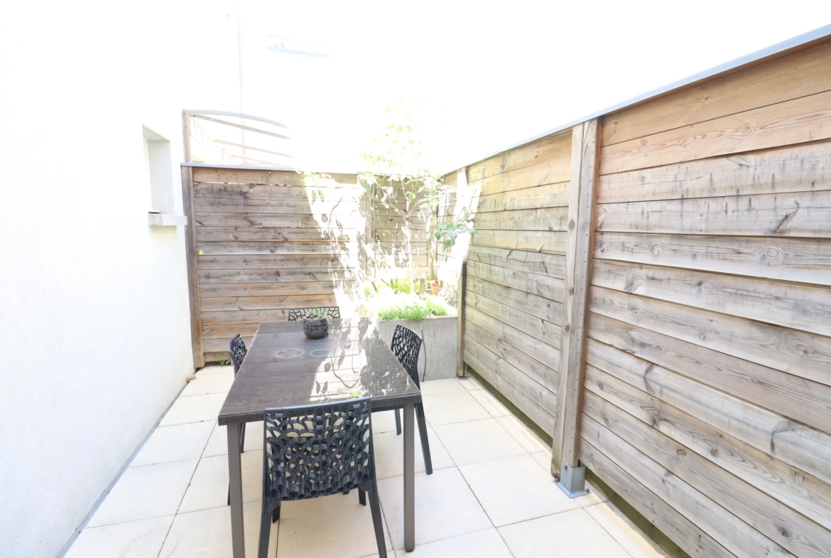 Bel appartement T3 avec grande terrasse à Grenoble, résidence de standing 