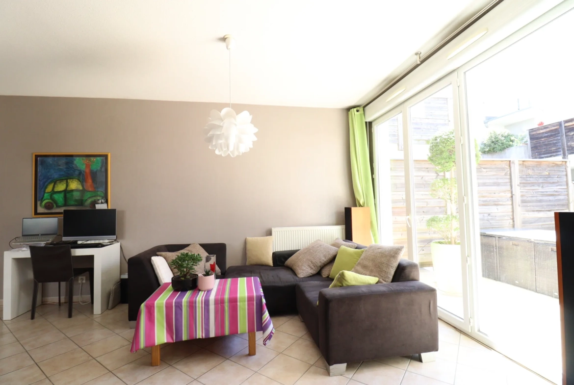 Bel appartement T3 avec grande terrasse à Grenoble, résidence de standing 