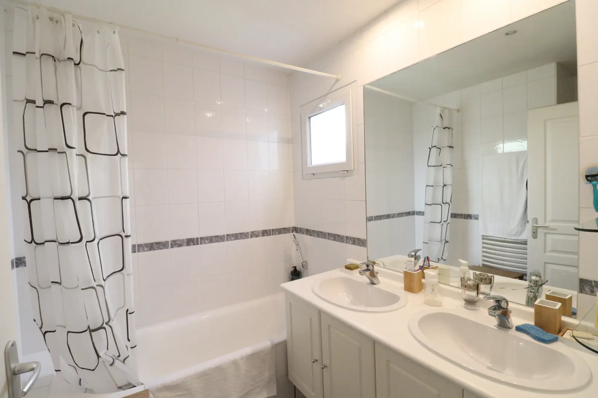 Bel appartement T3 avec grande terrasse à Grenoble, résidence de standing 