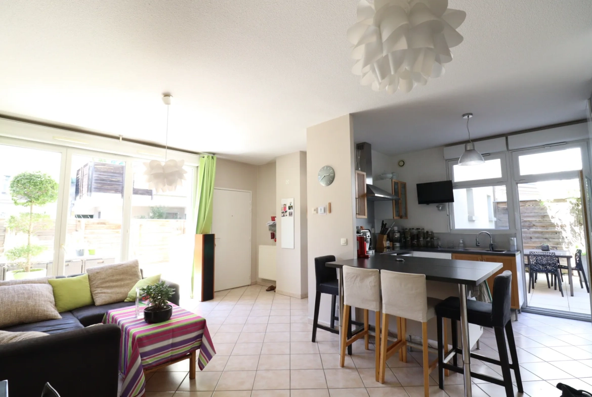 Bel appartement T3 avec grande terrasse à Grenoble, résidence de standing 