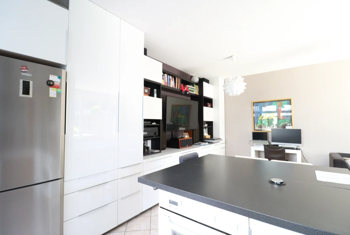 Bel appartement T3 avec grande terrasse à Grenoble, résidence de standing 