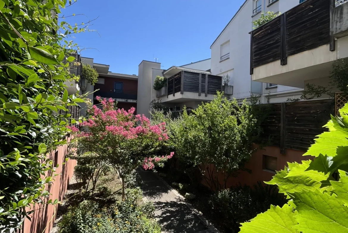 Bel appartement T3 avec grande terrasse à Grenoble, résidence de standing 