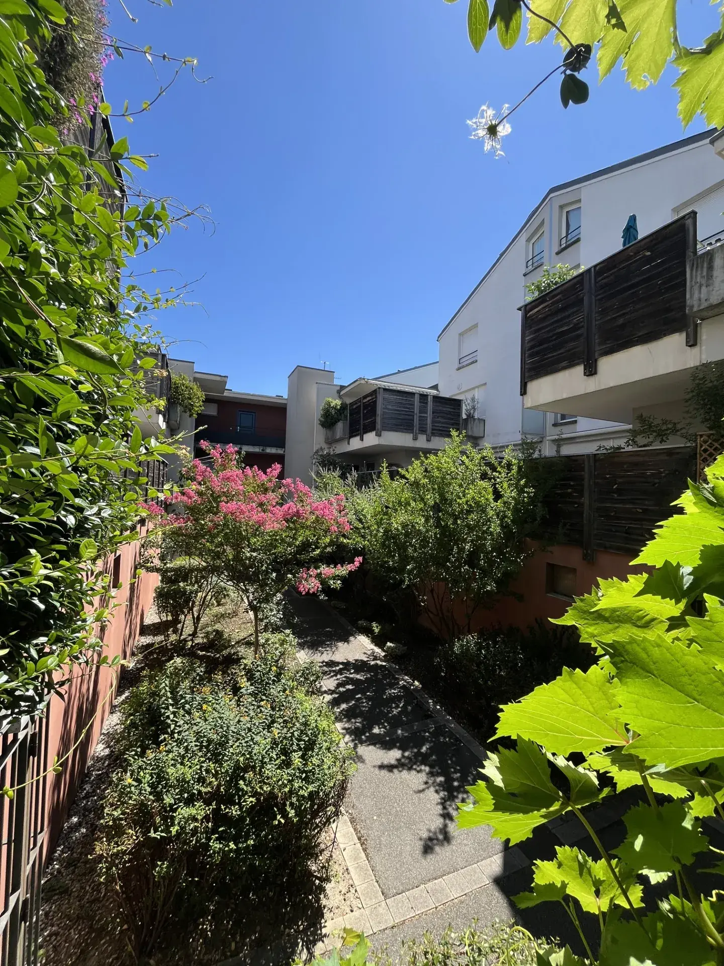 Bel appartement T3 avec grande terrasse à Grenoble, résidence de standing 