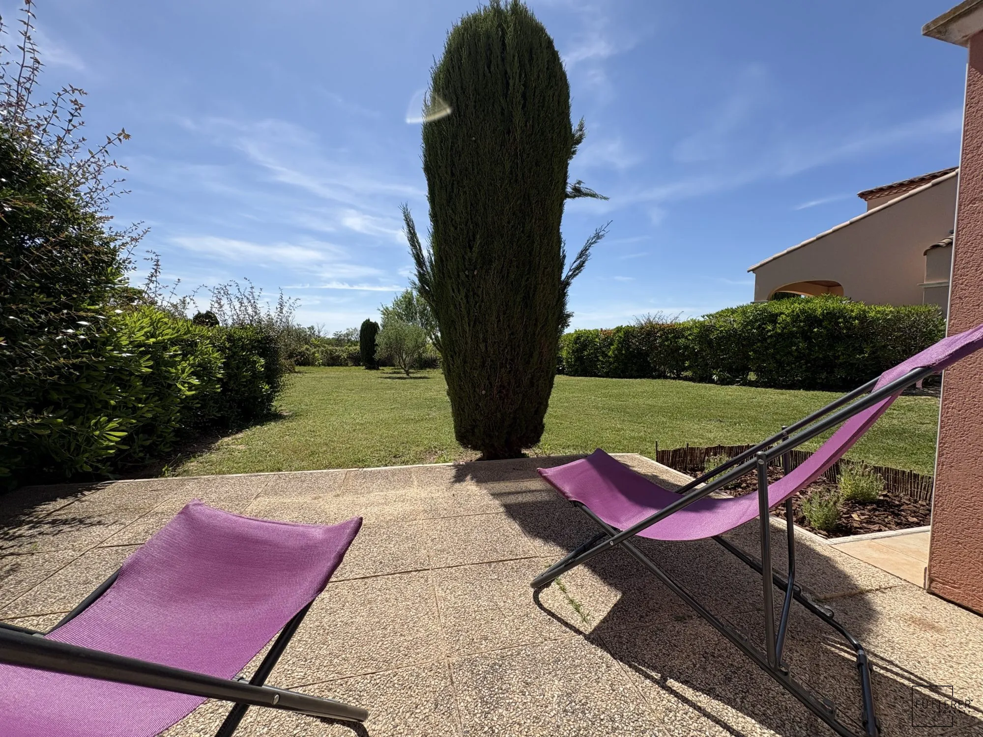 Pavillon 4 pièces climatisé avec jardin et garage à Homps, village charmant 