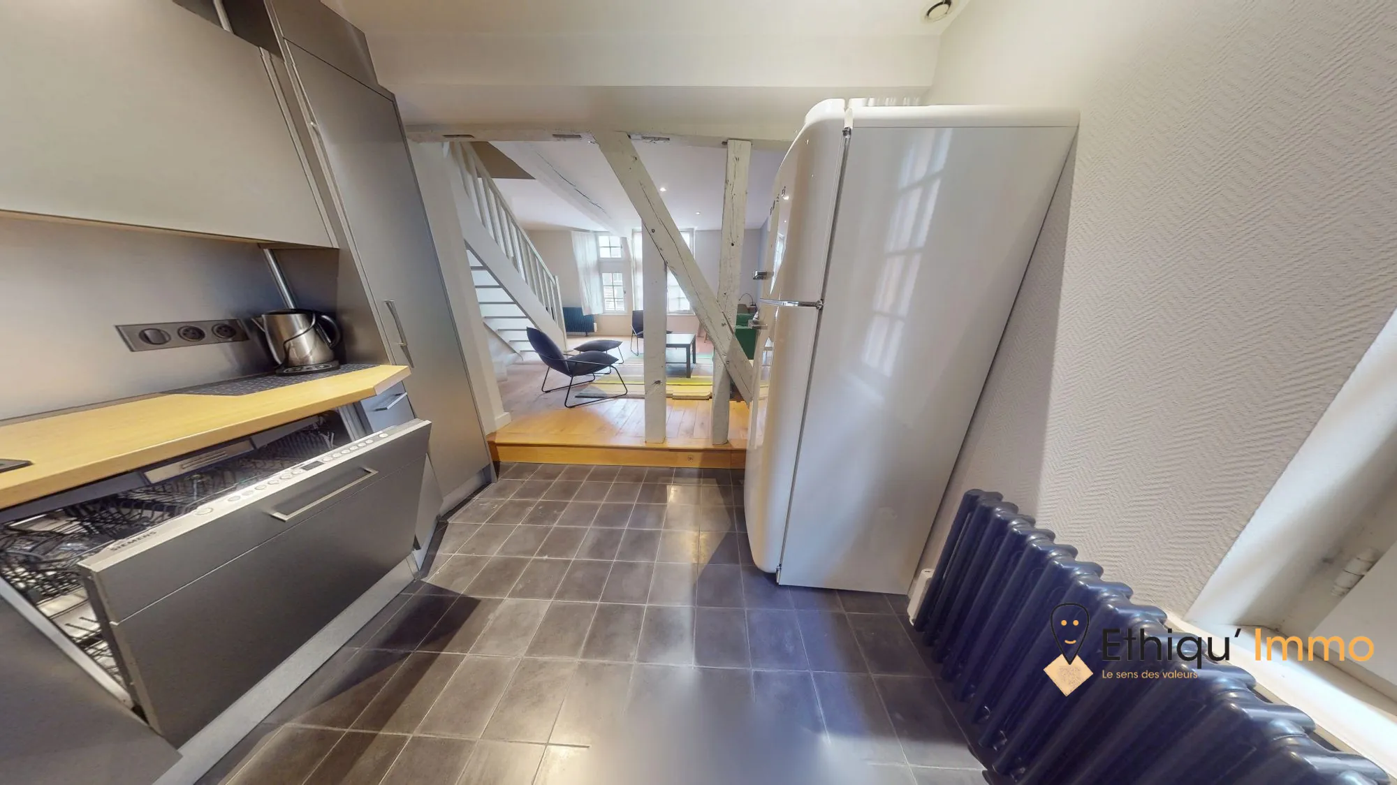 Cuisine Appartement authentique au centre historique de Troyes avec façade à pans de bois 