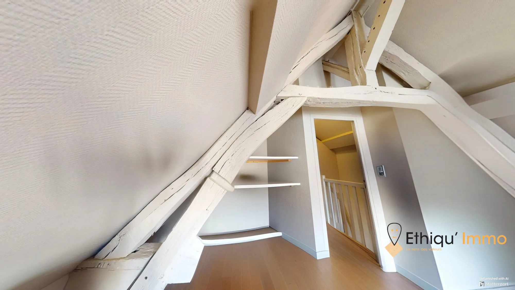 Chambre Appartement authentique au centre historique de Troyes avec façade à pans de bois 