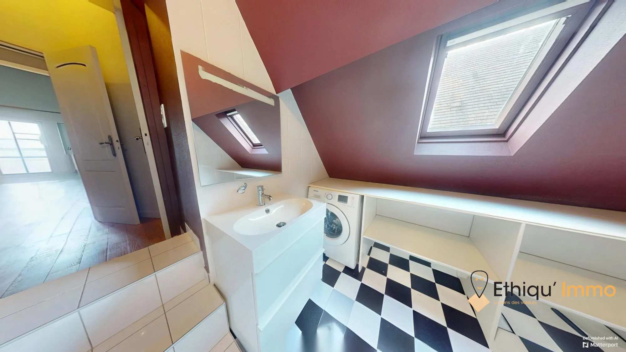 Salle d'eau Appartement authentique au centre historique de Troyes avec façade à pans de bois 
