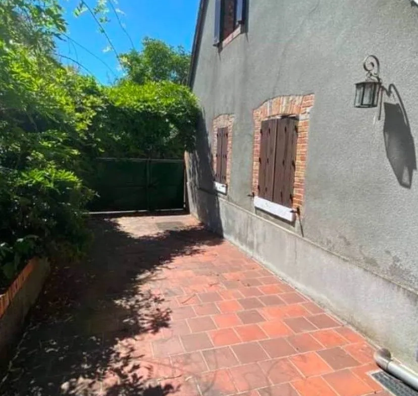Maison de campagne à rénover avec jardin à Menetrel-sur-Sauldre 