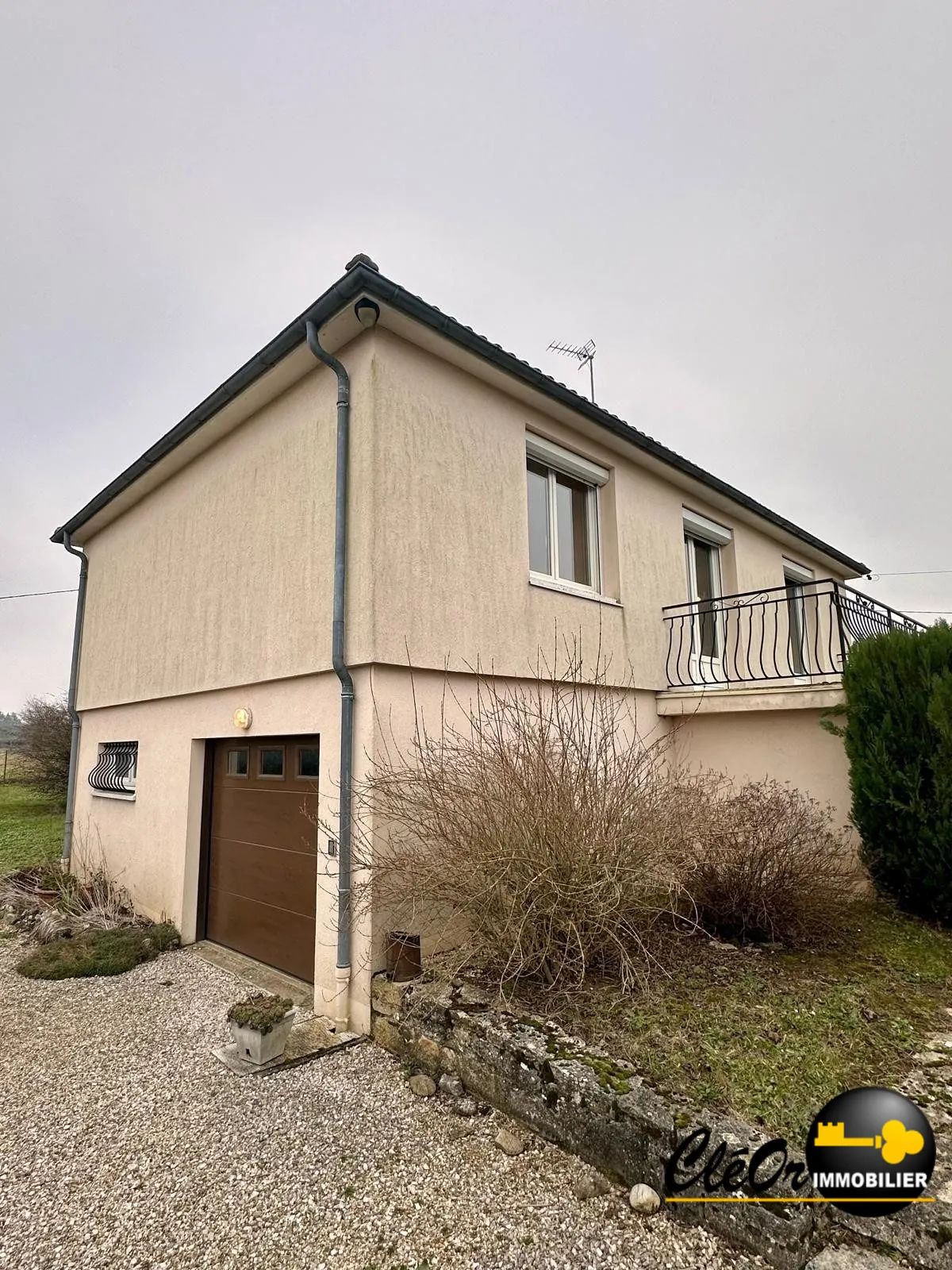 Charmante maison à vendre à Franxault avec grand terrain et garage 