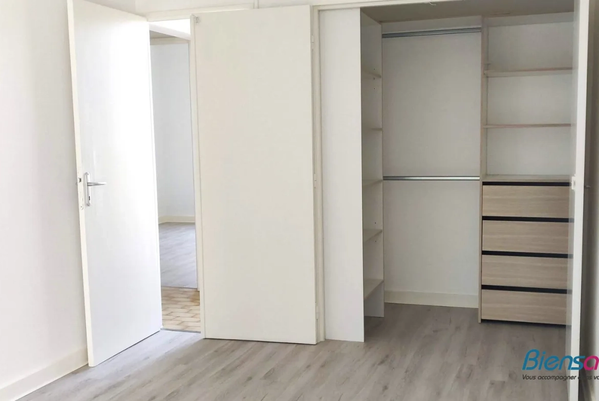 Maison F5 rénovée à Chauvigny de 112 m² avec terrain de 575 m² 