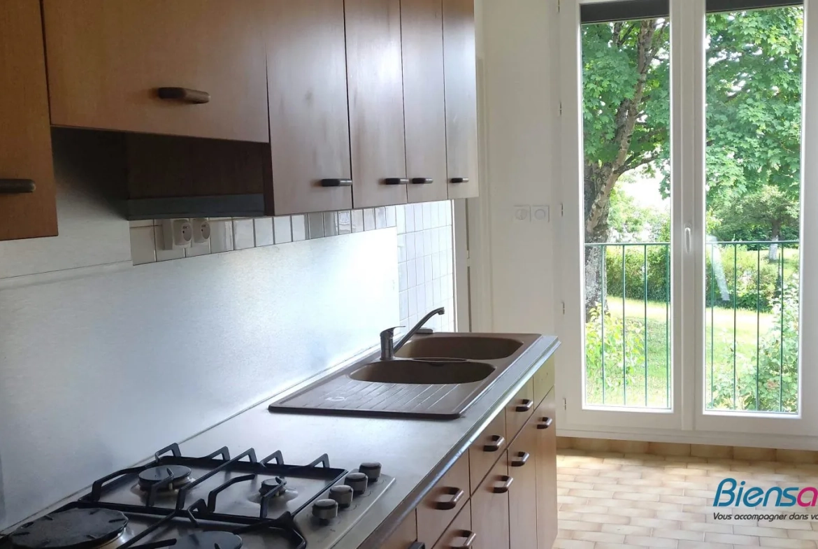 Maison F5 rénovée à Chauvigny de 112 m² avec terrain de 575 m² 