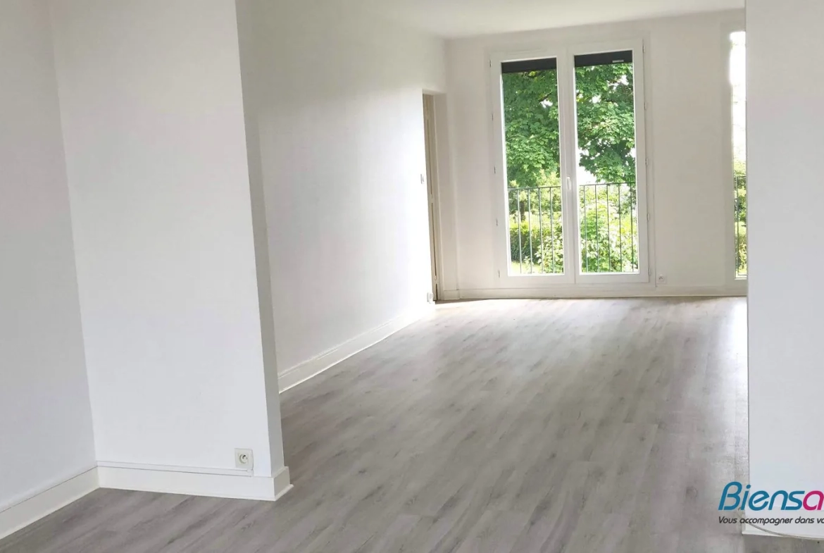 Maison F5 rénovée à Chauvigny de 112 m² avec terrain de 575 m² 