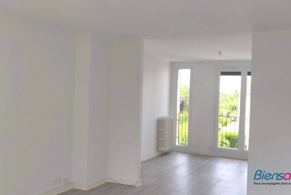 Maison F5 rénovée à Chauvigny de 112 m² avec terrain de 575 m² 