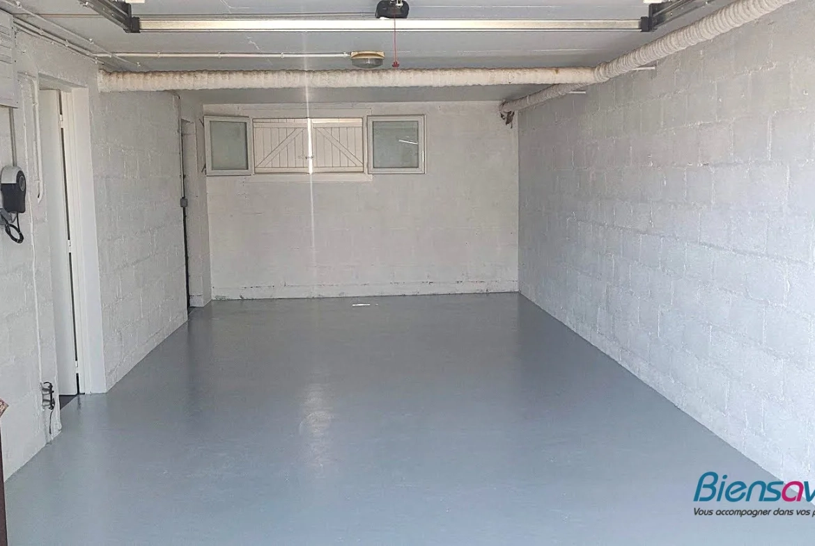 Maison F5 rénovée à Chauvigny de 112 m² avec terrain de 575 m² 