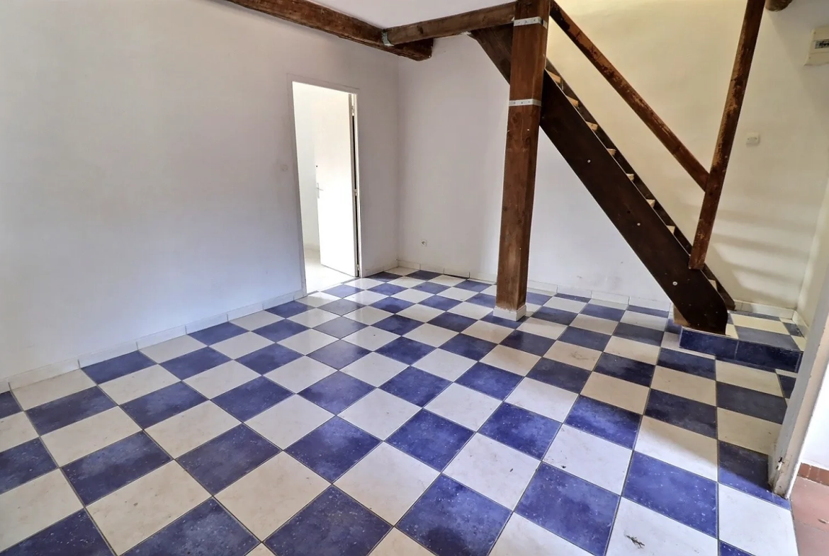 Appartement T3 à vendre à Lodève avec vue sur la cathédrale et la montagne 
