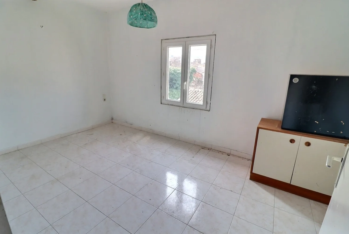 Appartement T3 à vendre à Lodève avec vue sur la cathédrale et la montagne 