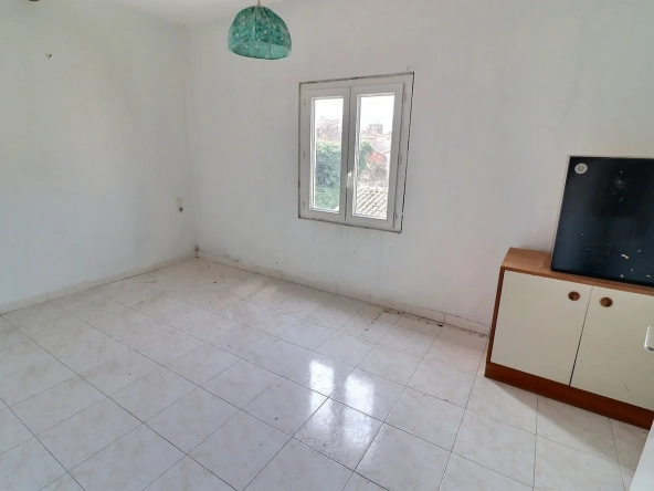 Appartement T3 à vendre à Lodève avec vue sur la cathédrale et la montagne