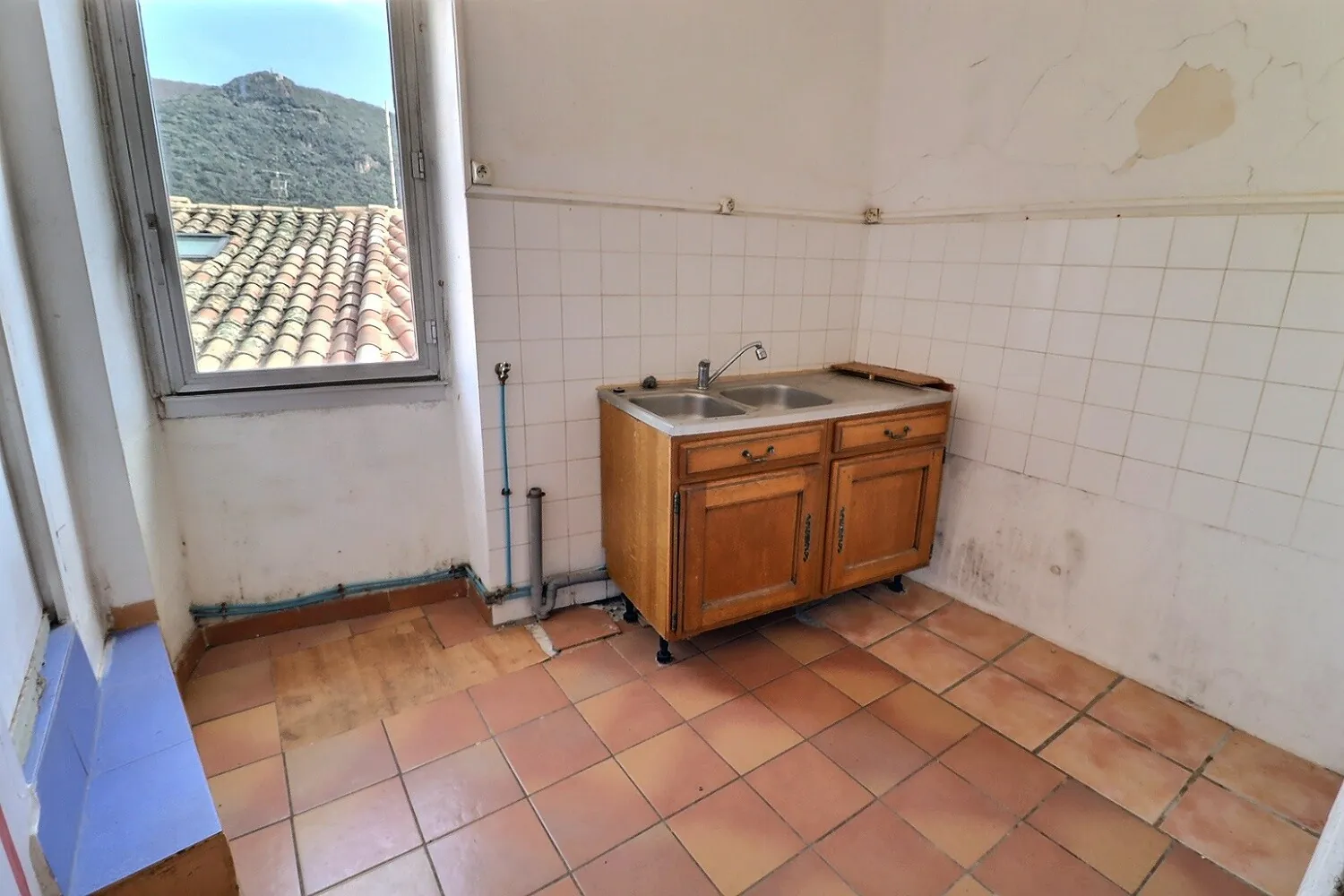 Appartement T3 à vendre à Lodève avec vue sur la cathédrale et la montagne 