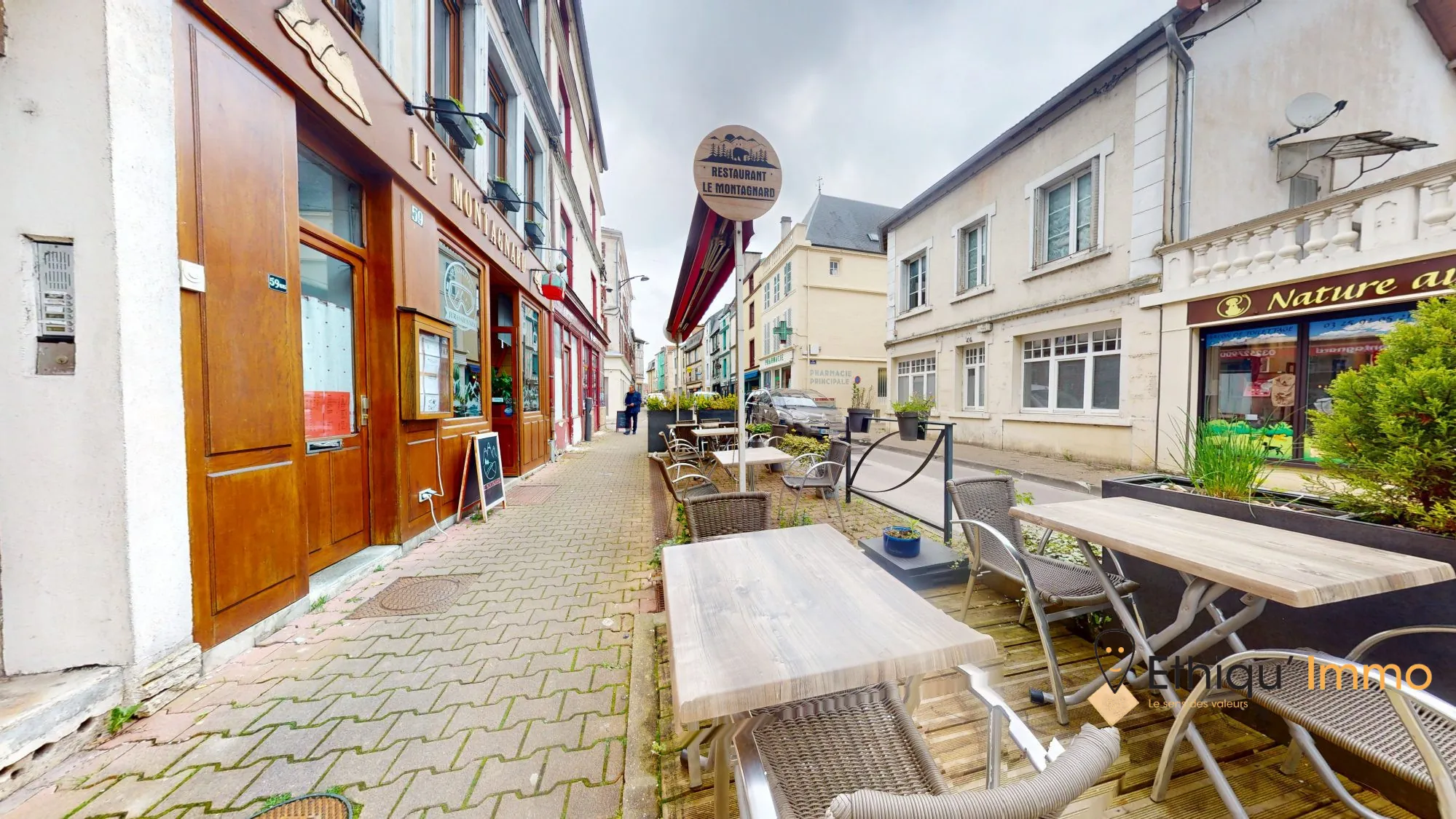 Fonds de commerce restaurant à vendre à Bar-sur-Aube, emplacement idéal 
