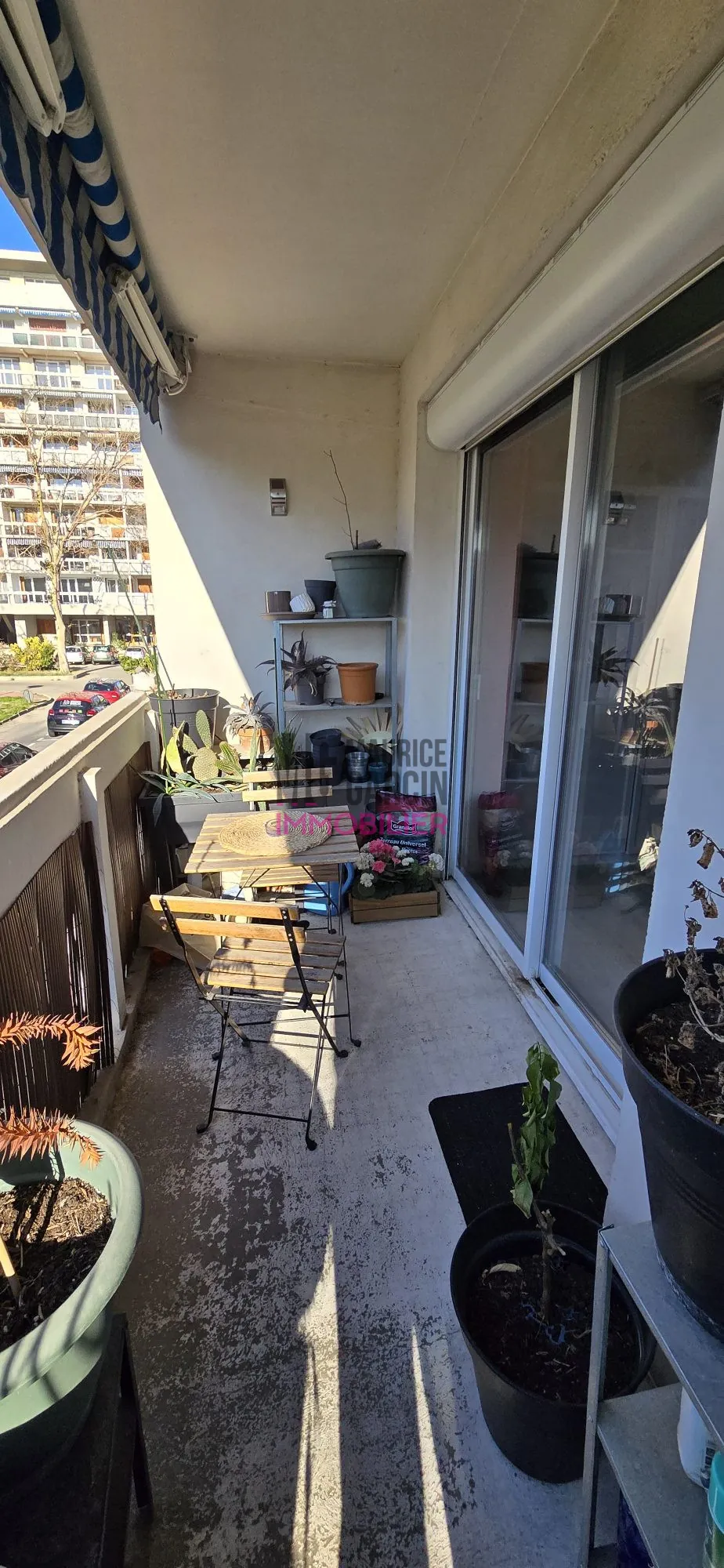 Appartement rénové de 70 m² à Avignon avec terrasse et parking 