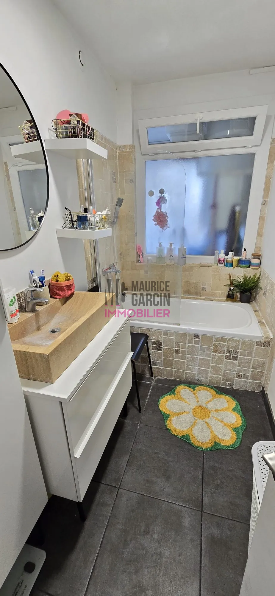 Appartement rénové de 70 m² à Avignon avec terrasse et parking 