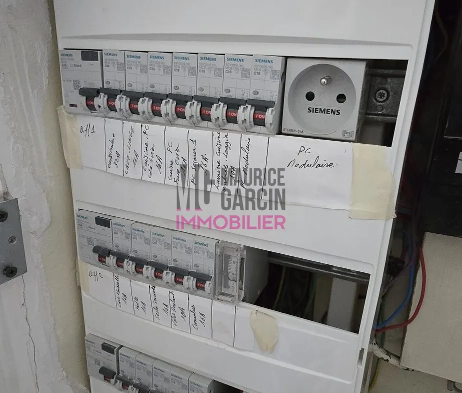 Appartement rénové de 70 m² à Avignon avec terrasse et parking 