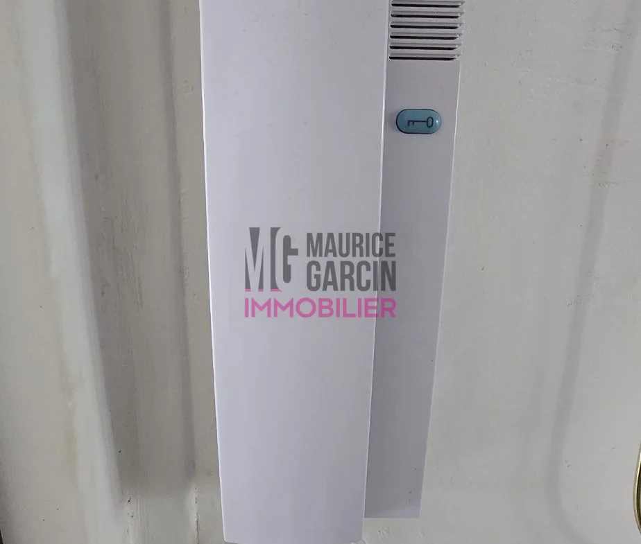 Appartement rénové de 70 m² à Avignon avec terrasse et parking 