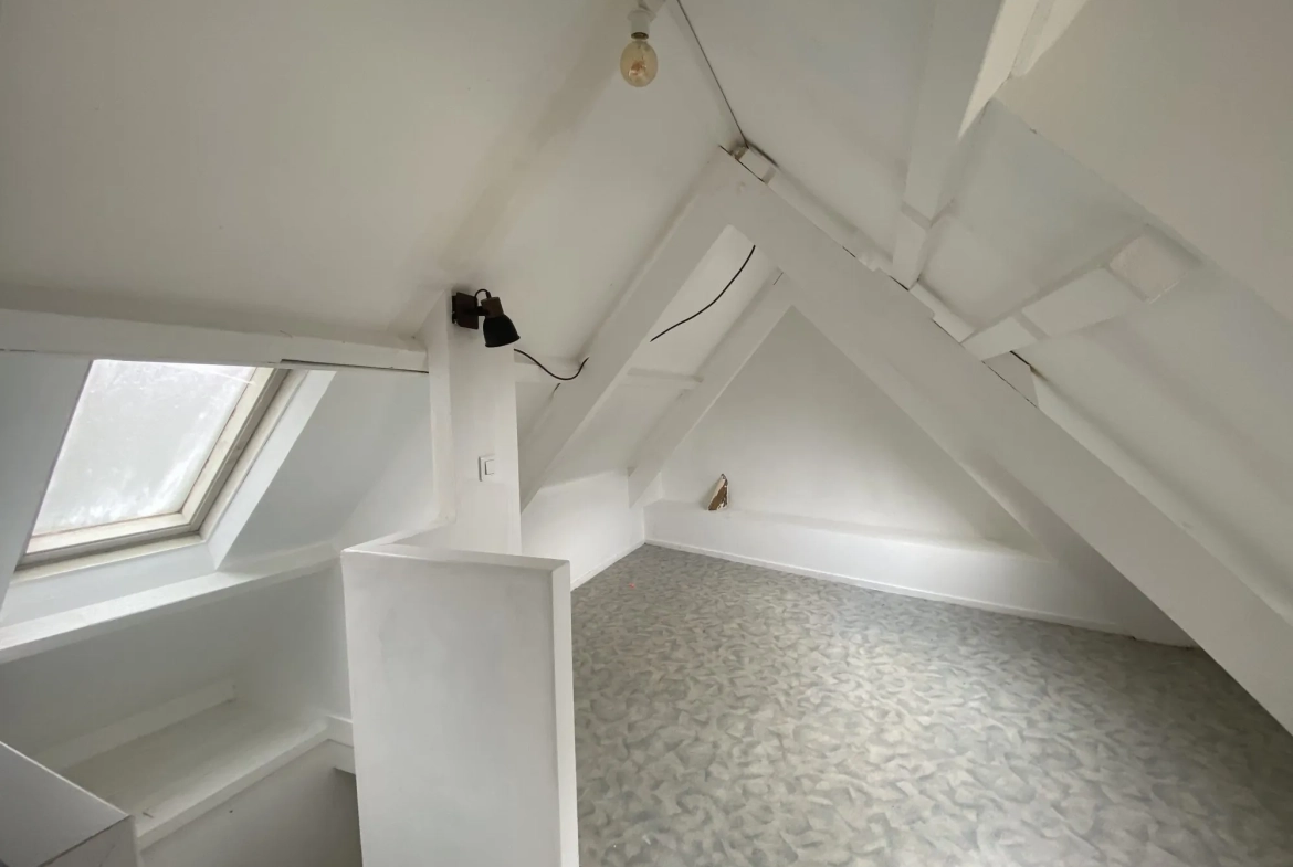 Maison en pierres à Pontrieux avec dépendance, proche de la côte et des commodités 