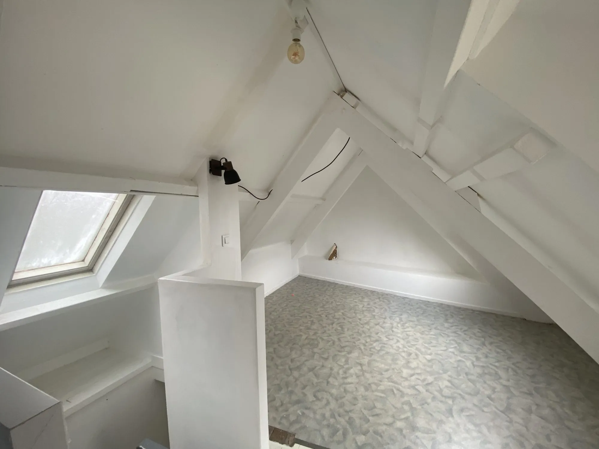 Maison en pierres à Pontrieux avec dépendance, proche de la côte et des commodités 