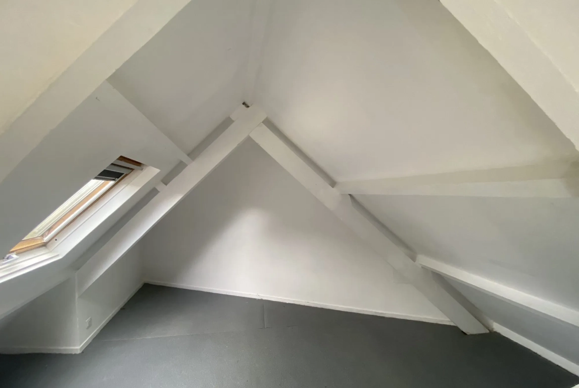 Maison en pierres à Pontrieux avec dépendance, proche de la côte et des commodités 
